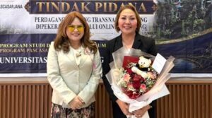 Raih Gelar Doktor Ilmu Hukum, Youla Lariwa: Pendidikan untuk Pengabdian, juga Bukan Soal Usia