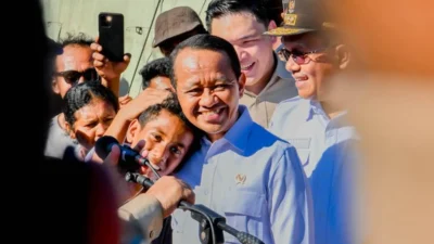 Bahlil Lahadalia membahas target pemerintah mengalirkan listrik ke desa dan dusun hingga 2029