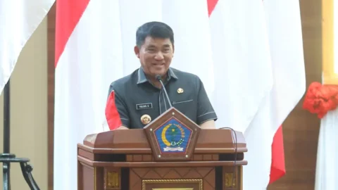 Gubernur Yulius Selvanus memberikan sambutan tentang anggaran Sulut yang tidak boleh boros dan program tumpang tindih