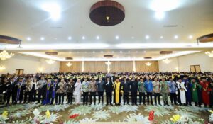 Gubernur Yulius Selvanus Titip 5 Bekal untuk Lulusan Perguruan Tinggi BMR