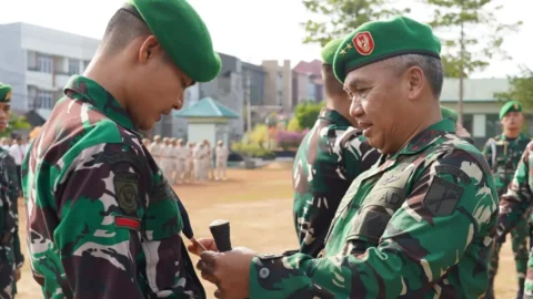 Pangdam XIII/Merdeka Apresiasi 20 Prajurit Peraih Medali di Pencak Silat dan Karate
