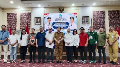 Perwakilan partai politik bersama Kepala Kesbangpol Sulut dalam penandatanganan BAST bantuan parpol 2026