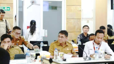 Perjuangkan Akses Listrik di Desa, Plt Bupati Sitaro Heronimus Makainas Ikut Bahas Program Lisdes