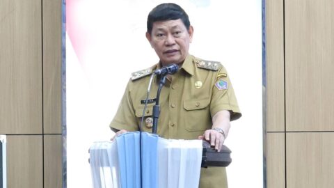 Wakil Gubernur Sulawesi Utara Victor Mailangkay menyampaikan sambutan terkait percepatan penyelesaian status kewarganegaraan undocumented person di Bitung