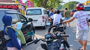 Bayi di Antrean BBM, Sopir Kehilangan Penumpang: Empat Hari Rakyat Sulut Bertaruh Waktu dan Kesabaran