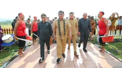 Dampingi Gubernur Yulius ke Talaud dan Sangihe, Ketua DPRD Sulut Kawal Penyaluran Bantuan untuk Warga