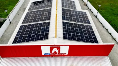 Alfamidi Operasikan 49 PLTS, Tekan Emisi Karbon dan Hemat Kertas