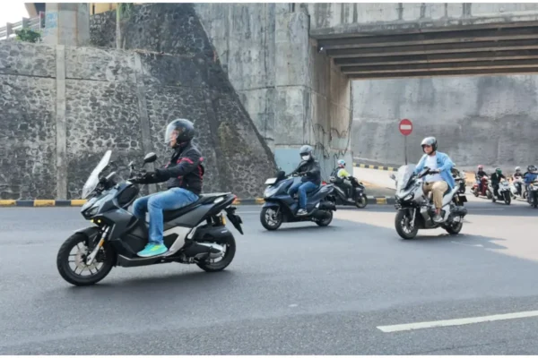 Cuaca Berubah, Torang Honda Ingatkan Pentingnya #Cari_Aman 11 Cuaca Berubah, Torang Honda Ingatkan Pentingnya #Cari_Aman