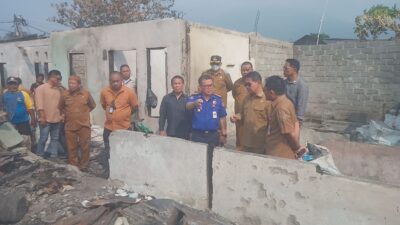 Wali Kota Hengky Honandar Turun ke Lokasi Kebakaran Pateten Satu, Bantuan untuk Korban Disiapkan