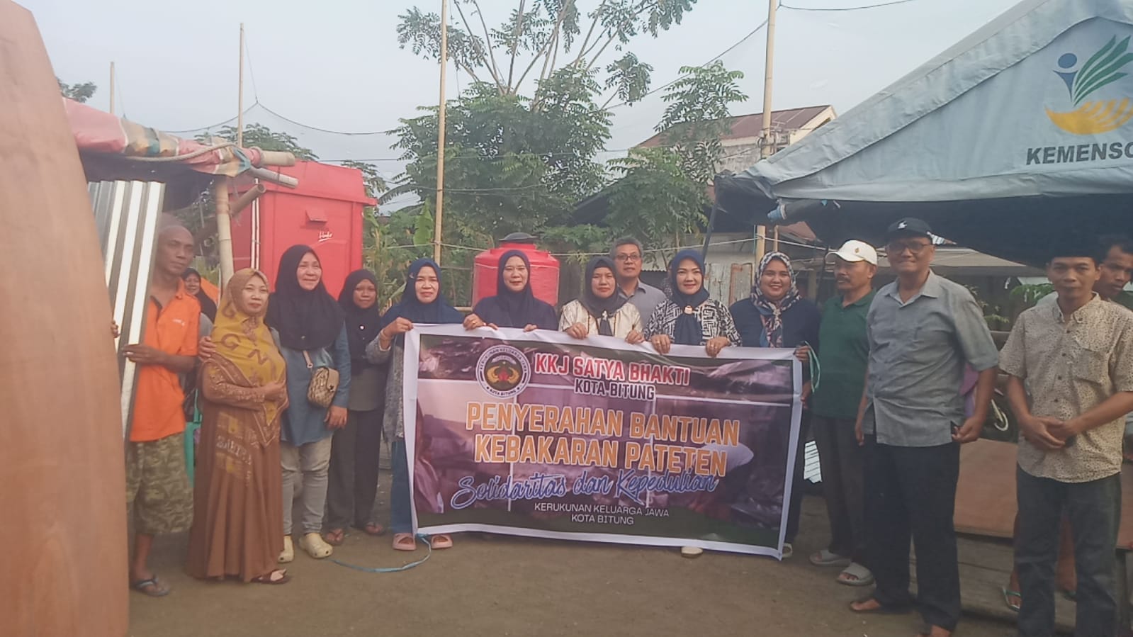 KKJ Satya Bhakti Bitung Salurkan Bantuan Material dan Sembako untuk Korban Kebakaran Pateten Satu