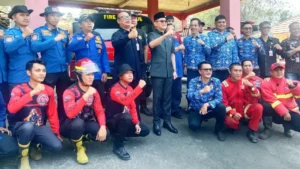 Joune Ganda Temui Petugas Damkar: Jaga Kesehatan, Kalian Dibutuhkan