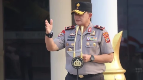 Bukan Sekadar Slogan, Ini 8 Sikap dan Implementasi "Polisi Bersama Masyarakat"