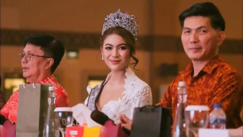 Menuju Miss Cosmo 2026, Karina Moudy Widodo Siap Gaungkan Pesona Pulau Lihaga
