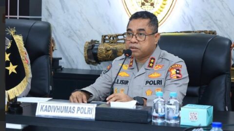 Kadivhumas Polri Irjen Pol. Johnny Eddizon Isir