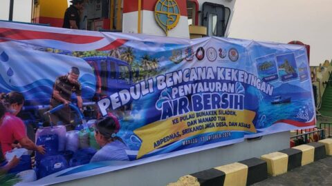 Peduli Bencana Kekeringan: ABPEDNAS, Srikandi Jaga Desa dan ASLINMAS Bantu Warga 3 Pulau
