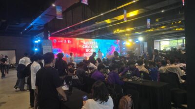 Suasana area kompetisi esports dalam ajang Jakarta Game On 2026 di The Brick Hall, Fatmawati City Center, Jakarta Selatan, pada 16 Oktober 2026. (Xinhua/Indalia Jayadinata)