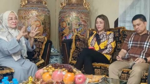 Marlina Moha Siahaan bersama Michaela Elsiana Paruntu dan Aditya Anugerah Moha dalam silaturahmi Golkar Sulut.